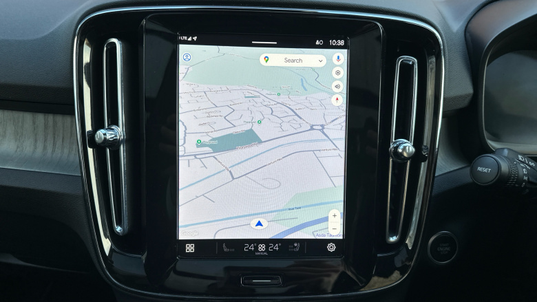 Volvo XC40 2.0 B4P Ultra Dark 5dr Auto Petrol Estate